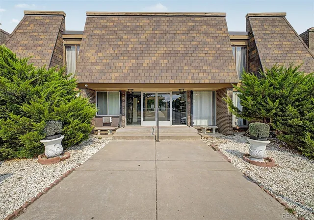 8330-zuni-st-208-denver-co-80221/hzid_f090c532