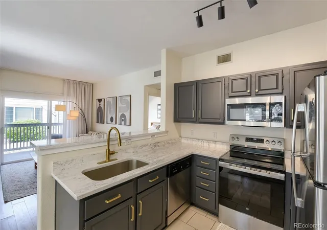 8365-pebble-creek-wy-104-littleton-co-80126/hzid_b0fdcbbb