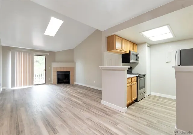 10323-e-peakview-ave-j201-englewood-co-80111/hzid_5811cbc3