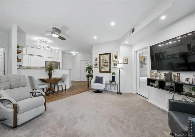 2896-w-riverwalk-cir-a313-littleton-co-80123/hzid_6ee39f90