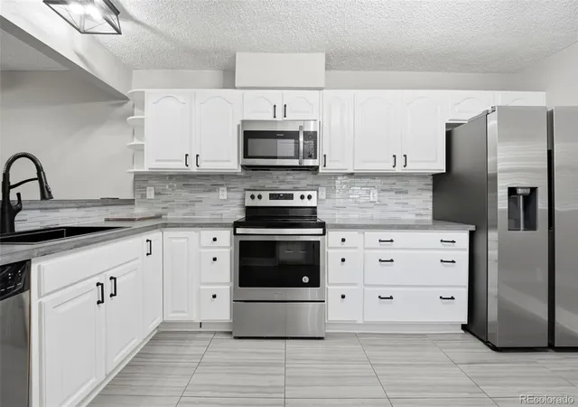 2260-e-geddes-ave-g-centennial-co-80122/hzid_d90b5a40