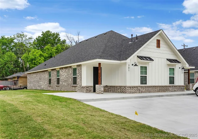 821-e-11th-street-claremore-ok-74017/hzid_5072f39c