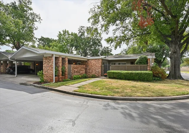 2112-e-59th-street-b6-tulsa-ok-74105/hzid_ce647a49