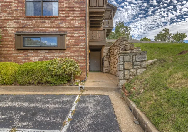 2211-s-main-st-b-1-tulsa-ok-74114/hzid_3feaf1de