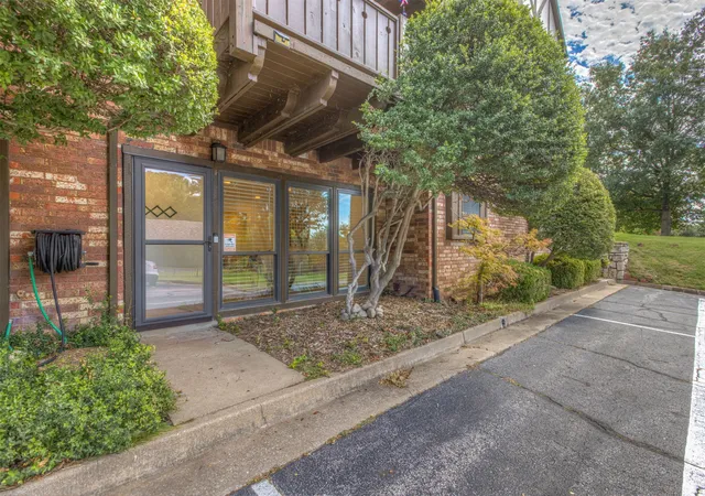 2211-s-main-st-b-2-tulsa-ok-74114/hzid_145c2bff