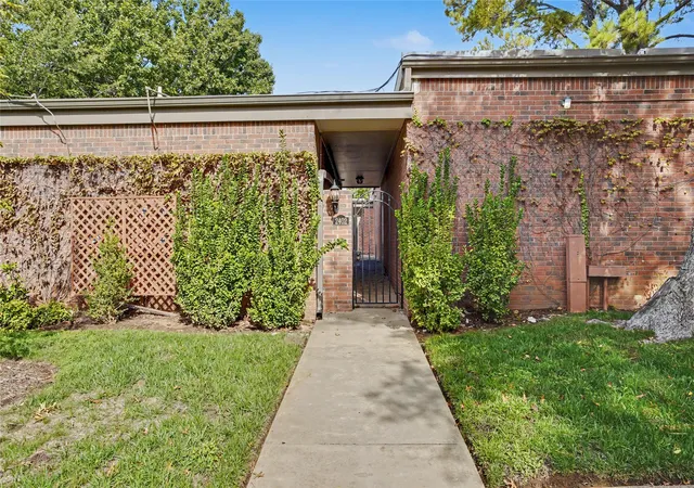 2402-e-72nd-street-11-a-1-tulsa-ok-74136/hzid_5d0e88bb