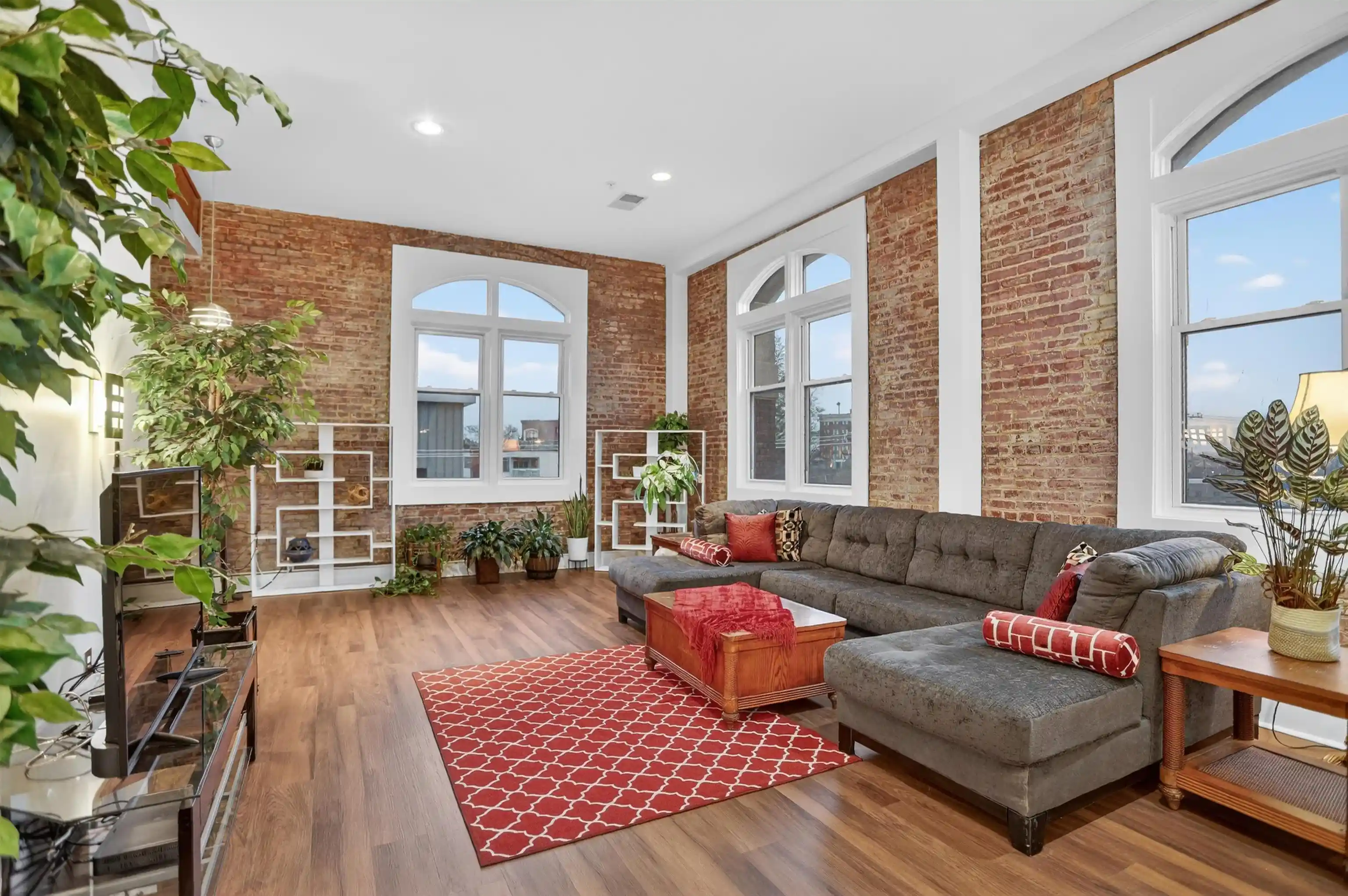 435-s-front-st-307-memphis-tn-38103/hzid_3612937e