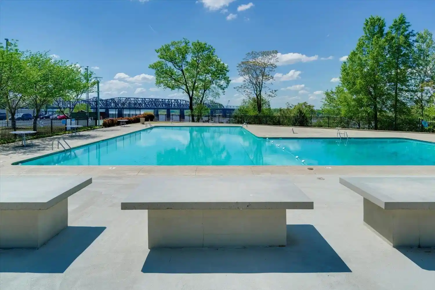 655-s-riverside-dr-202-memphis-tn-38103/hzid_82bf4783