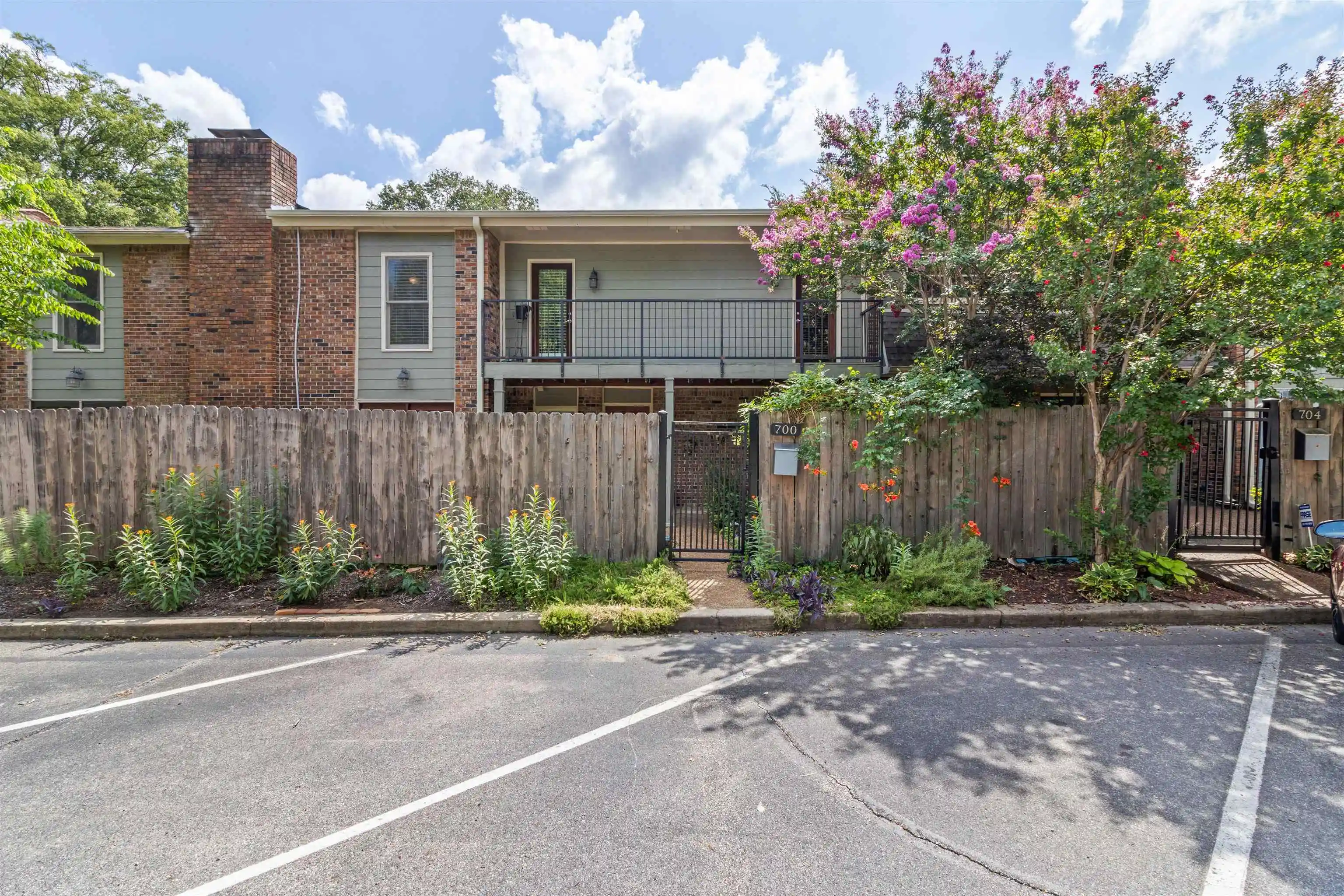 700-st-augustine-sq-d-memphis-tn-38104/hzid_5bca38fa
