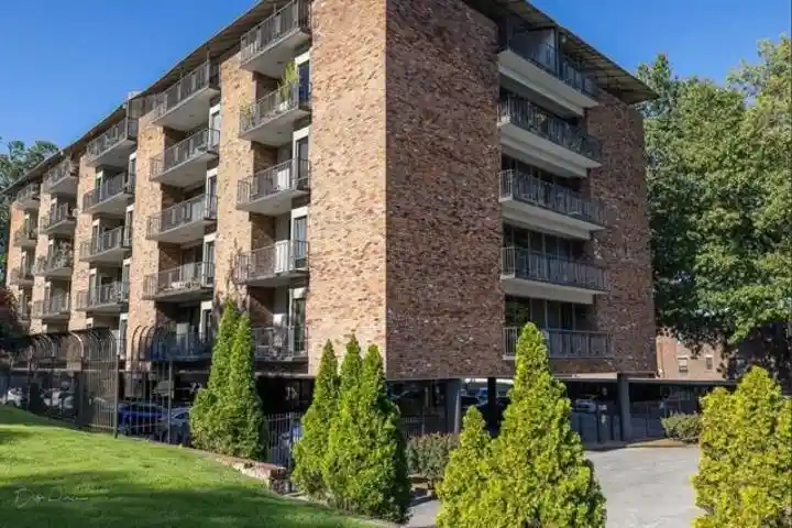 2195-poplar-ave-304-memphis-tn-38104/hzid_12761e17