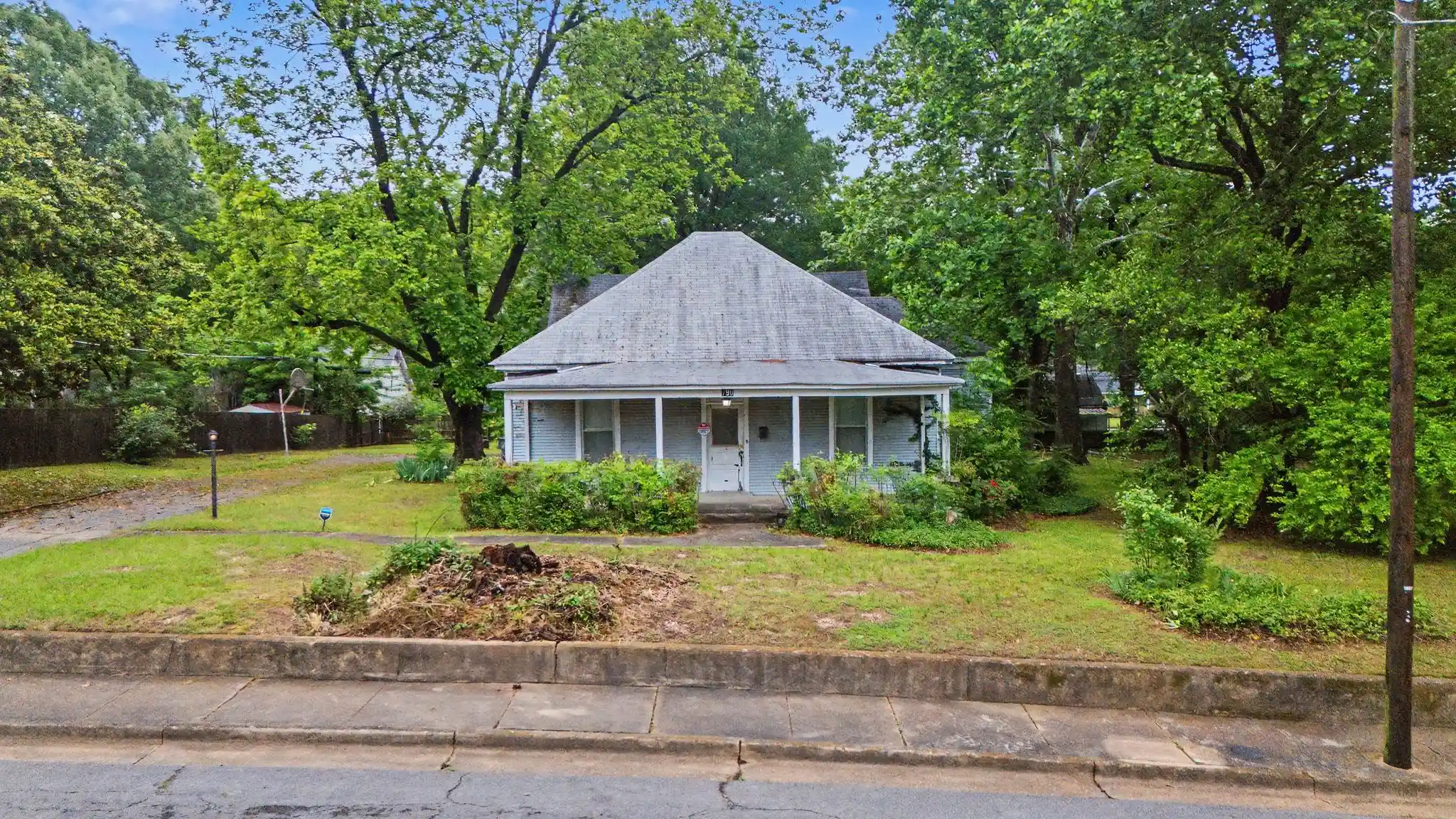 790-colonial-rd-memphis-tn-38117/hzid_6f940069