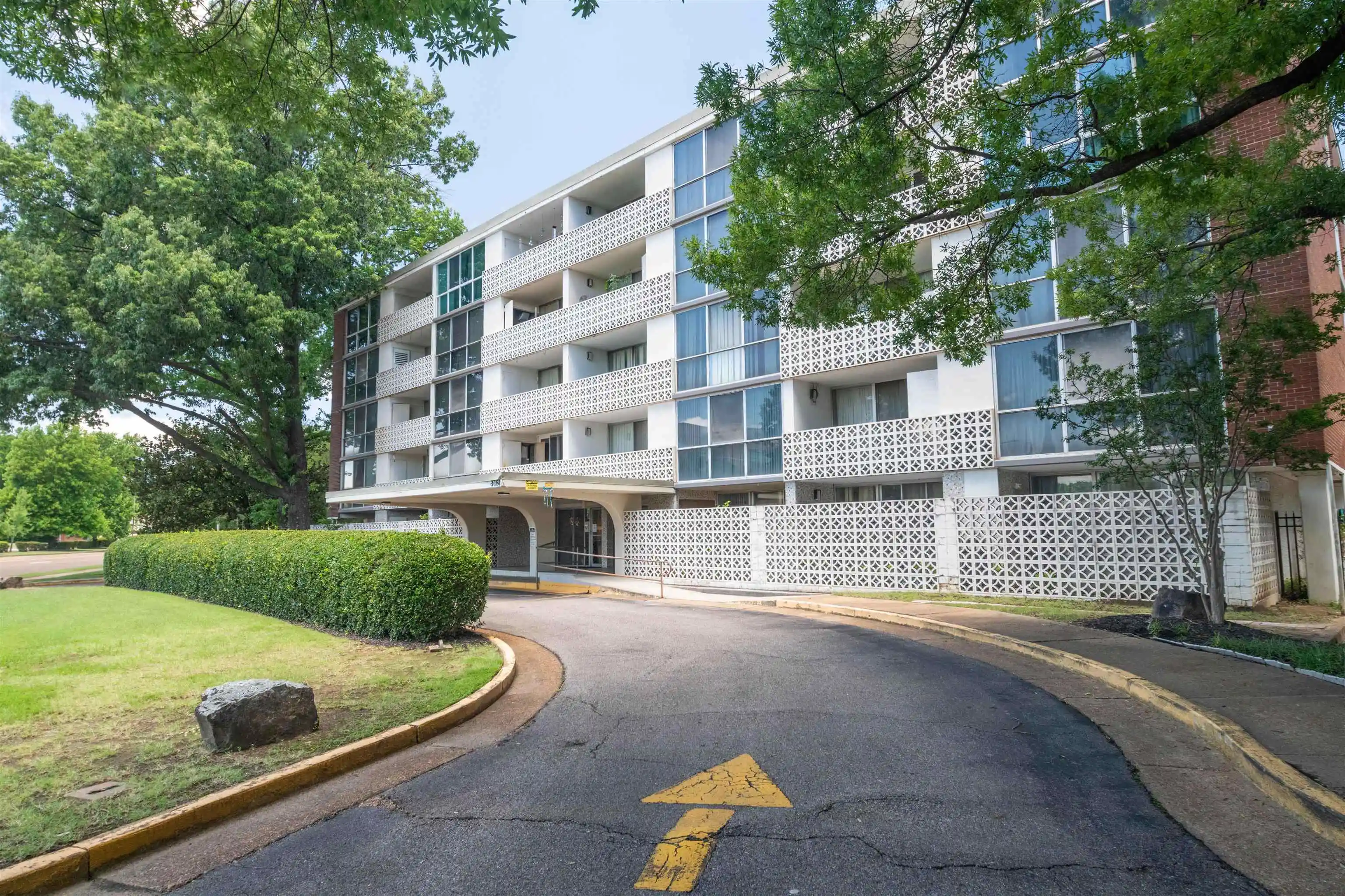 3080-walnut-grove-rd-306-memphis-tn-38111/hzid_8fc512ff