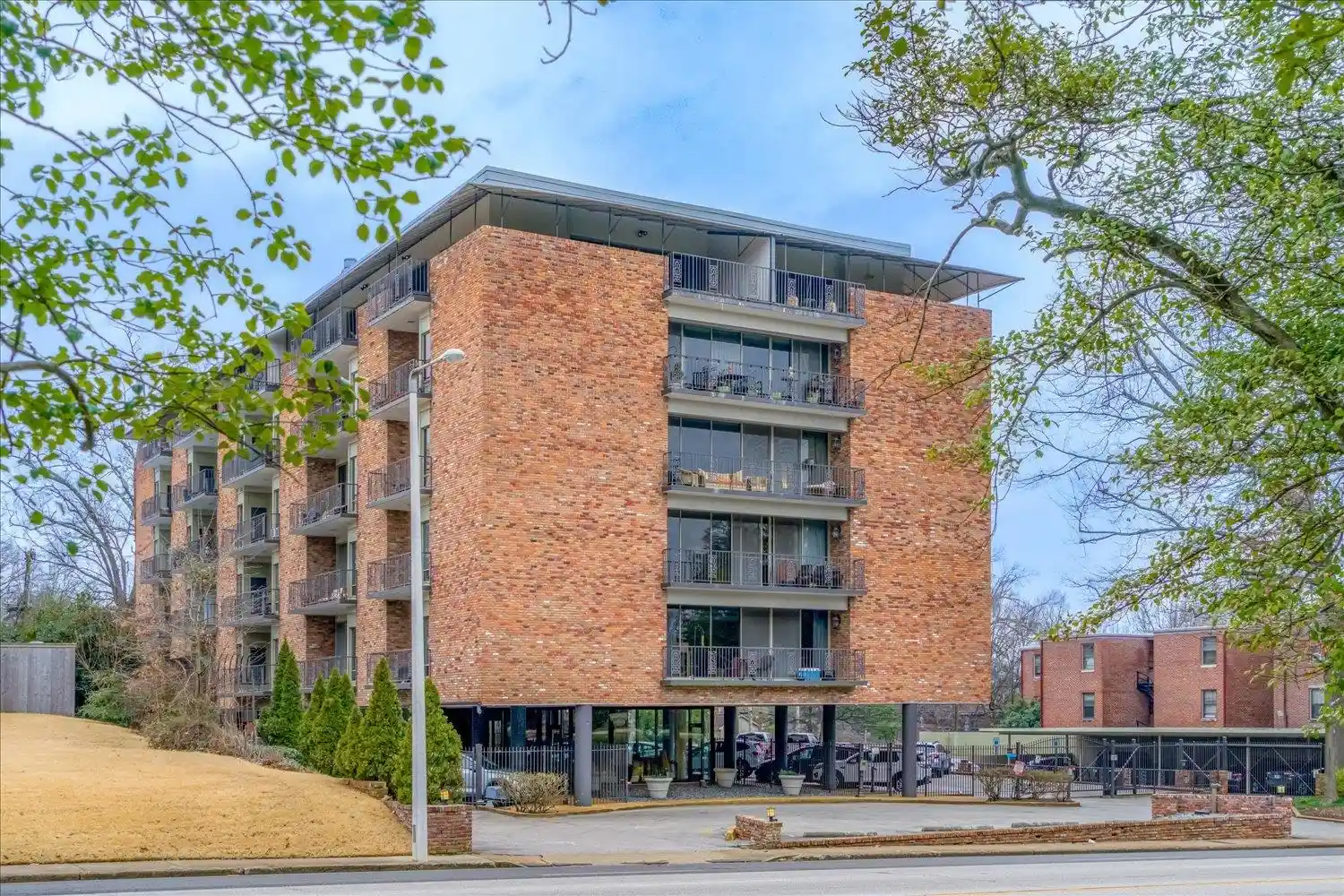 2195-poplar-ave-504-memphis-tn-38104/hzid_14b93475
