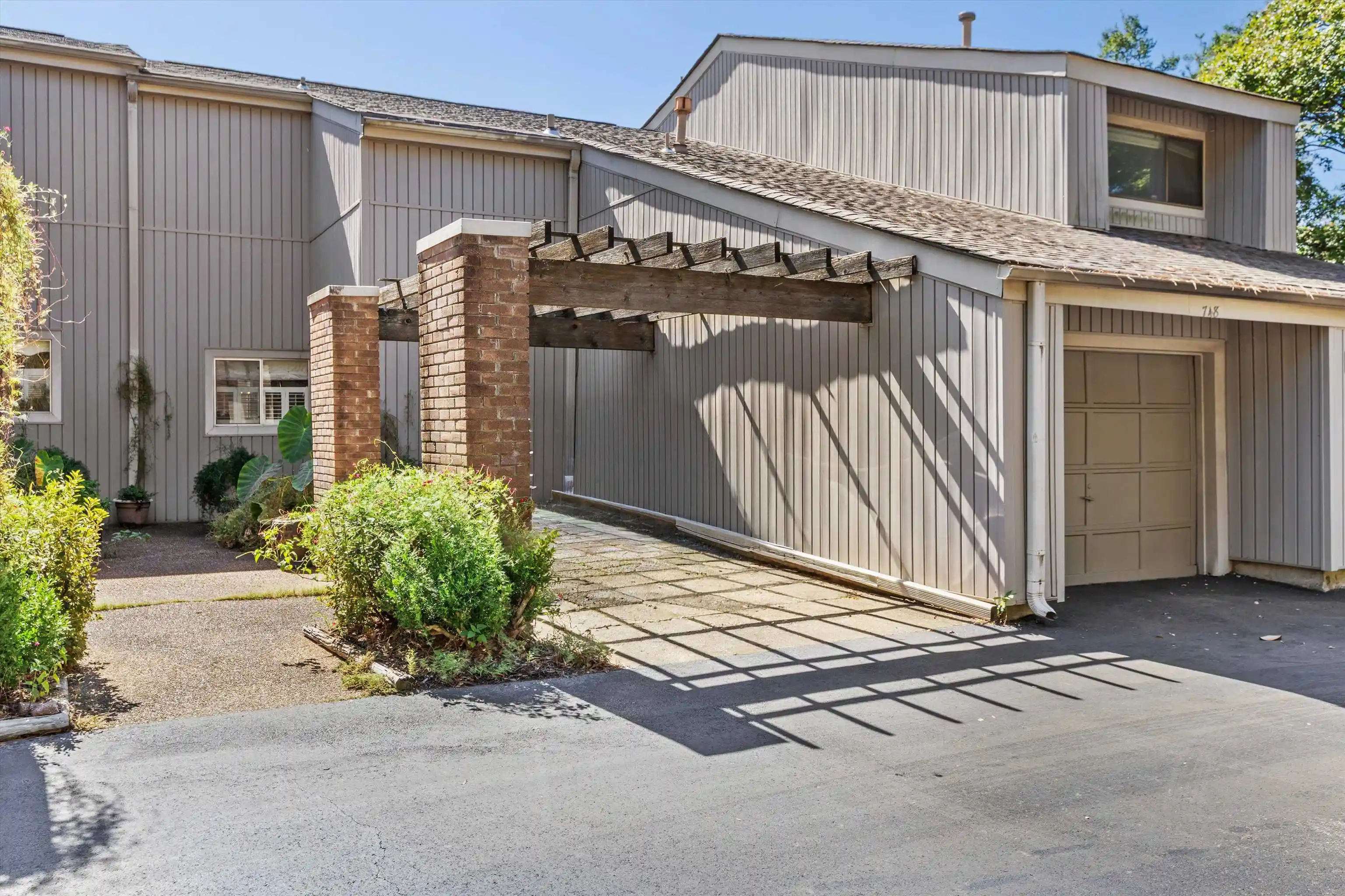 748-hedgegrove-dr-4803-memphis-tn-38117/hzid_b4e42c43