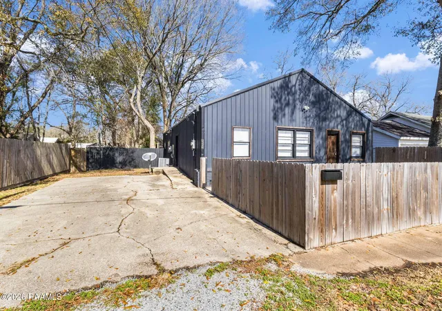 807-809-e-vermilion-st-abbeville-la-70510/hzid_e51a92b8