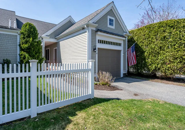 8-hollyhock-knoll-ct-unit-8-bourne-ma-02532/hzid_0b8afa9d