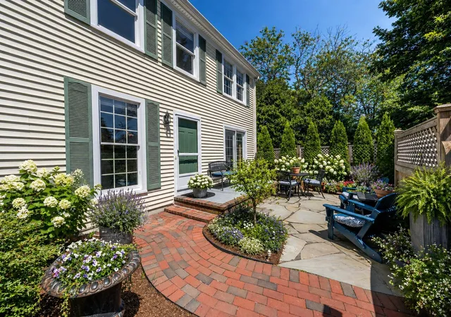 4-center-pl-unit-11-orleans-ma-02653/hzid_40e7d090
