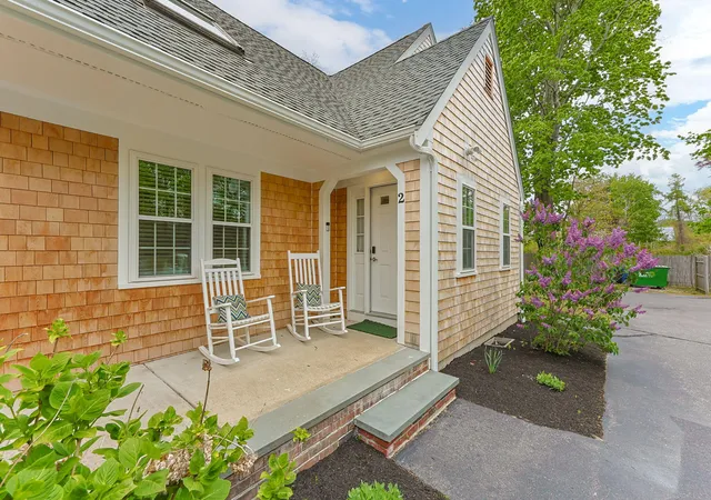 176-palmer-ave-apt-2-falmouth-ma-02540/hzid_d5ca90a7