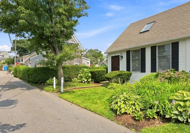 15-mechanic-st-apt-1-provincetown-ma-02657/hzid_124407a1