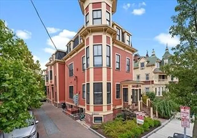 42-bow-st-apt-5-somerville-ma-02143/hzid_0a01092b