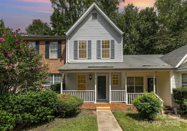 6319-windsor-gate-ln-charlotte-nc-28215/hzid_ed2b8a43