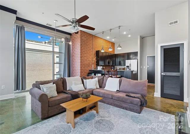 710-w-trade-st-701-charlotte-nc-28202/hzid_ee0f5e4c