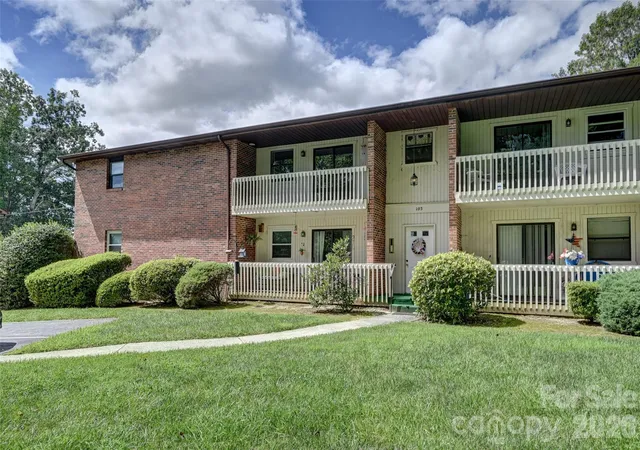 103-oakwood-pl-hendersonville-nc-28792/hzid_ff684d72