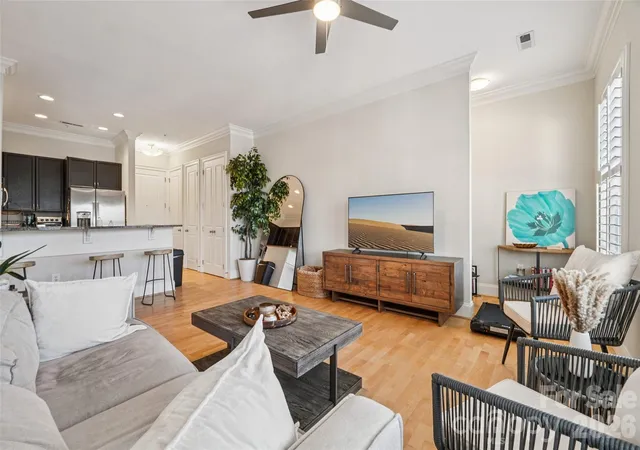 2952-selwyn-ave-203-charlotte-nc-28209/hzid_40fb1423