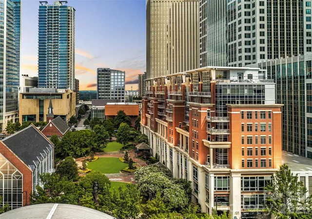 435-s-tryon-st-703-charlotte-nc-28202/hzid_1049c3b1