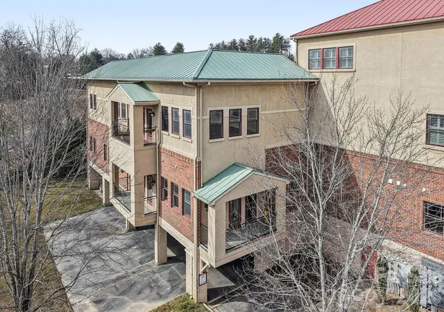 475-s-church-st-e-hendersonville-nc-28792/hzid_7decc1e7