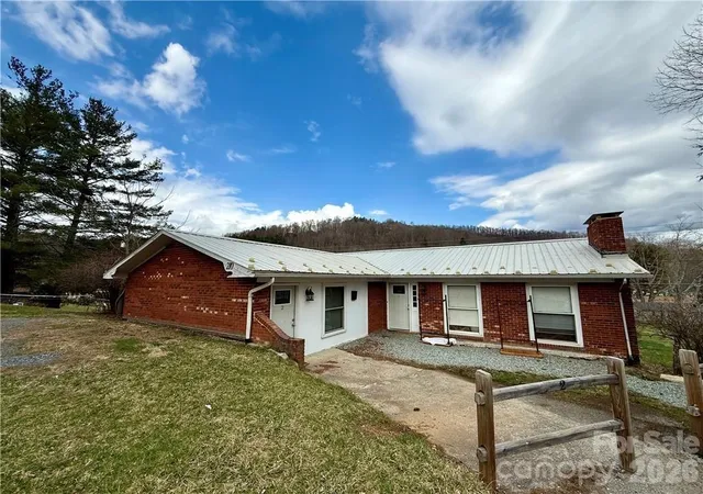 210-howards-crk-rd-boone-nc-28607/hzid_4e695e4b