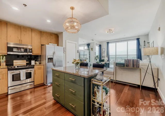 333-w-trade-st-w-1105-charlotte-nc-28202/hzid_3d0aee11