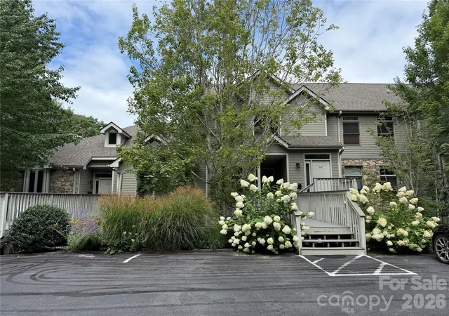 10-stoney-fls-loop-4-203-burnsville-nc-28714/hzid_20ee93e8