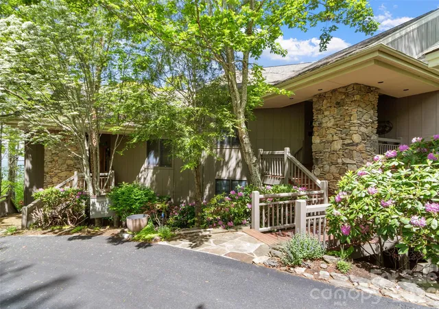 266-sunset-point-rd-b2-burnsville-nc-28714/hzid_15dbf0a6