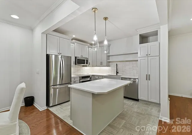 1014-queens-rd-d-charlotte-nc-28207/hzid_5cc82295