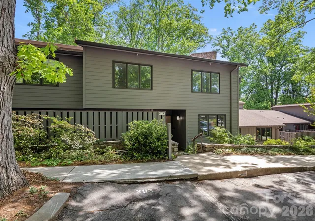 203-crowfields-dr-asheville-nc-28803/hzid_82f55fc8
