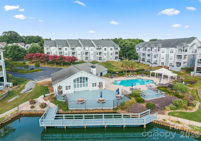 18730-nautical-dr-101-cornelius-nc-28031/hzid_320de086