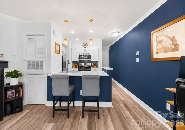 244-s-cedar-st-3-charlotte-nc-28202/hzid_2e05a2ea