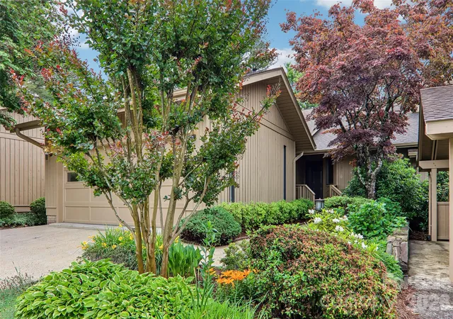 405-wild-oak-ln-hendersonville-nc-28791/hzid_811f106f