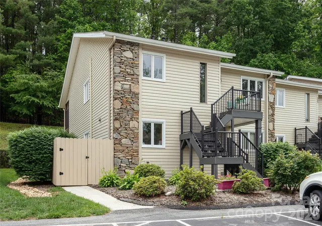 580-britton-creek-dr-hendersonville-nc-28791/hzid_16bd0f3f