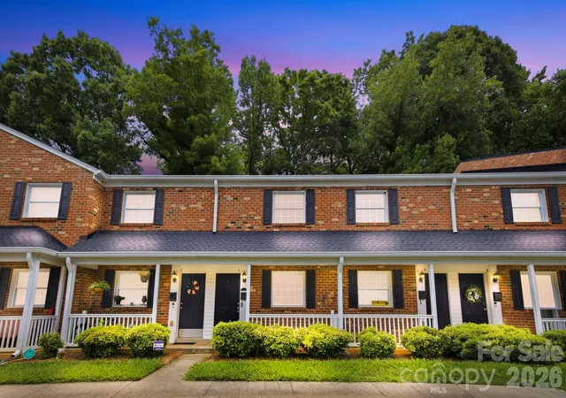1215-green-oaks-ln-i-charlotte-nc-28205/hzid_8d49a5df