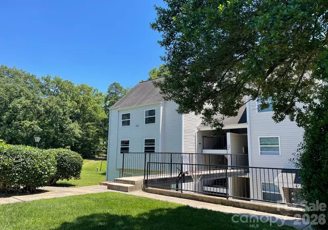 9119-spyglass-pl-b-charlotte-nc-28214/hzid_b555e9a9
