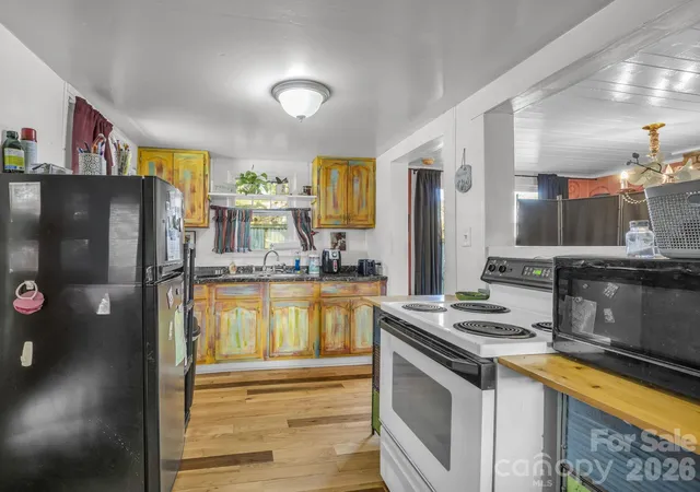 302-davis-st-hendersonville-nc-28739/hzid_40d255e4