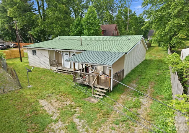 104-jody-st-east-flat-rock-nc-28726/hzid_ca402733