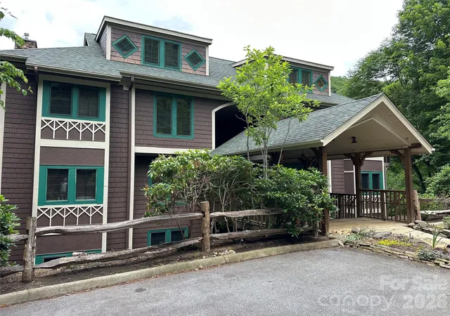 222-creekside-way-d-101-burnsville-nc-28714/hzid_5ccfcc24