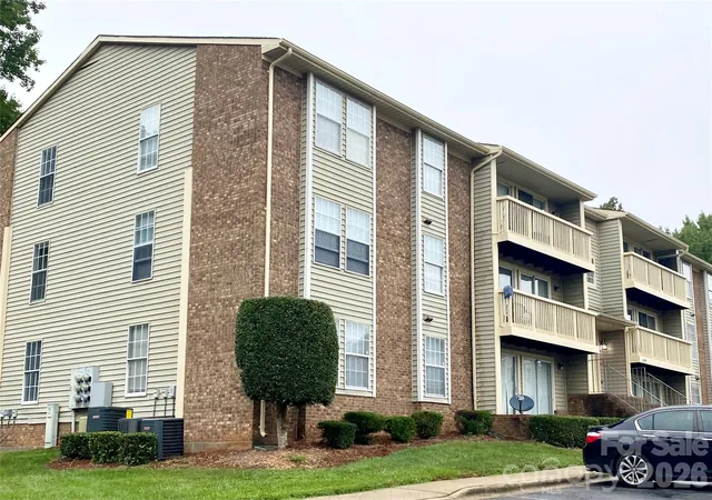 1604-arlyn-cir-j-charlotte-nc-28213/hzid_3d9fe8f8