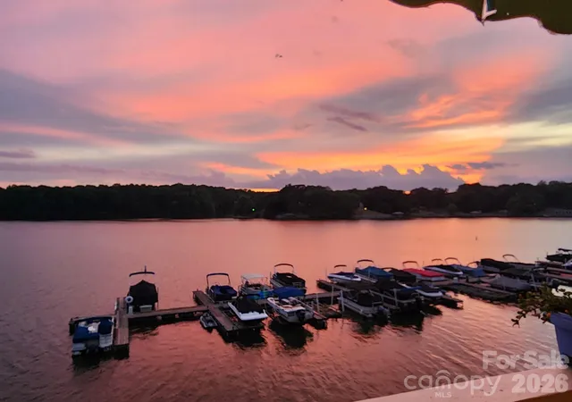 7332-lakefront-dr-4-charlotte-nc-28278/hzid_4cb77886