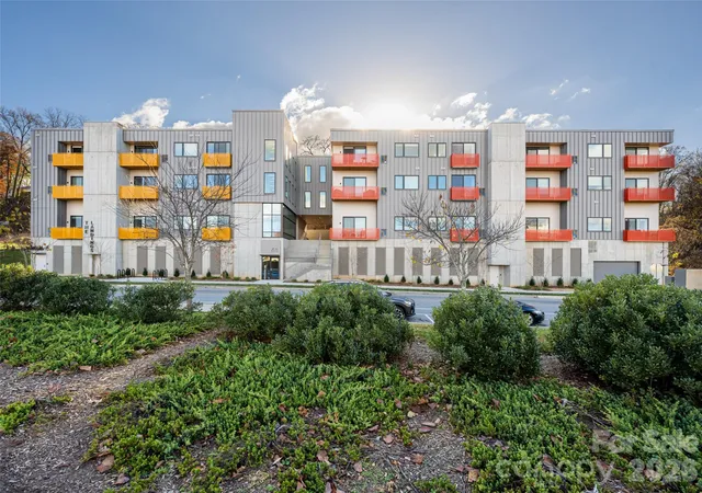 68-craven-st-203-asheville-nc-28806/hzid_2dd8528d
