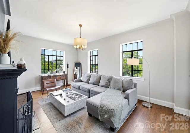 301-w-10th-st-charlotte-nc-28202/hzid_1c6709f1