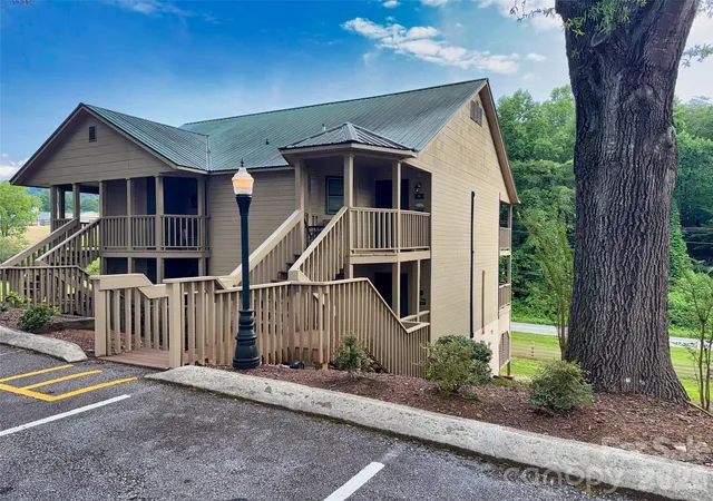 160-whitney-blvd-3-lake-lure-nc-28746/hzid_c4d87046